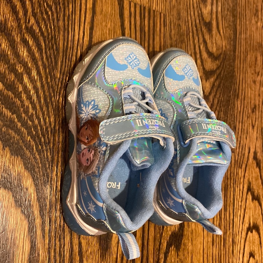 Light up Frozen II shoes size 9